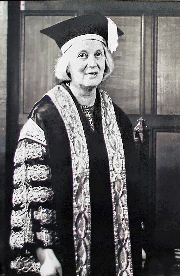 Dorothy Crowfoot Hodgkin, unknow