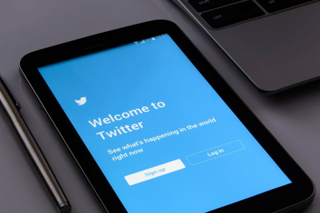 Comptes Twitter à suivre
