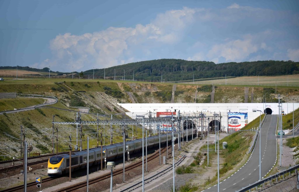 TGV TMST 3011 2 Sortie Tunnel sous la Manche à Coquelles 1