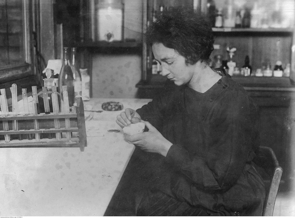 Irène Joliot-Curie, 1927